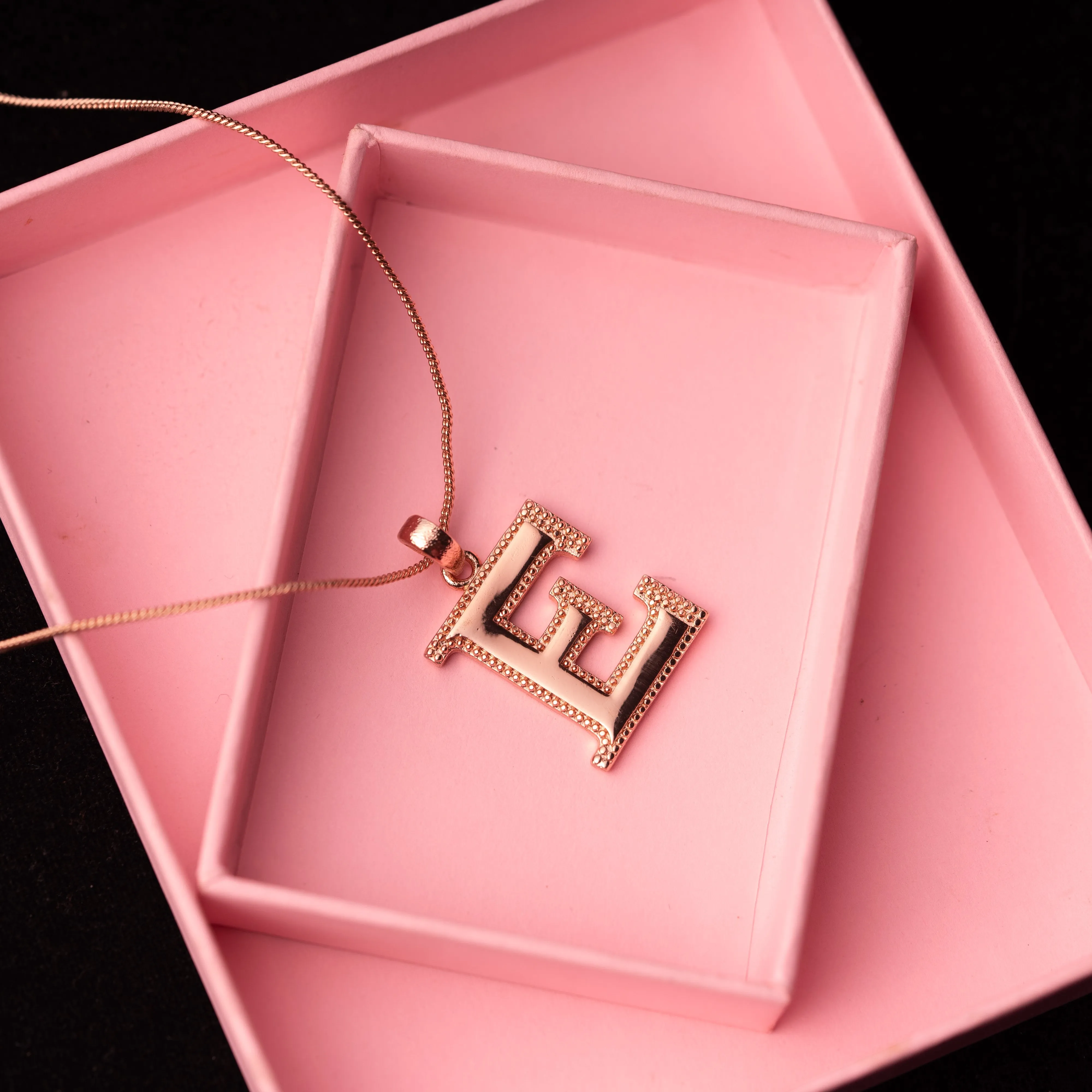 Estele - Charm E Rosegold plated Pendant