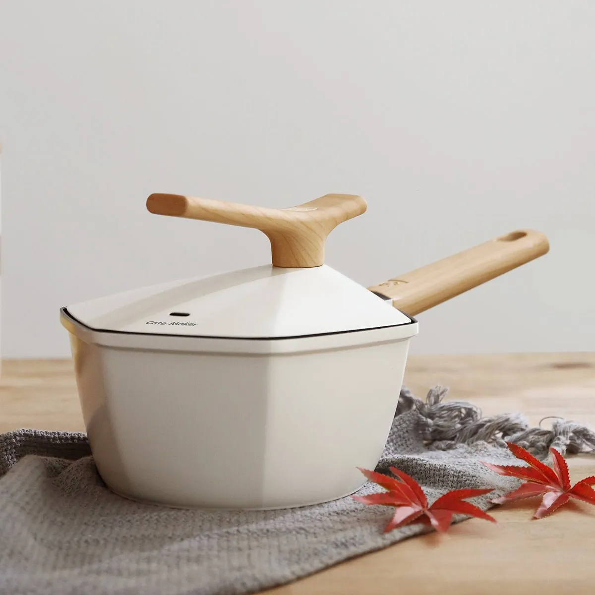 Maple Leaf 18cm White Non-stick Milk Pot - A Touch of Elegance in Your Kitchen